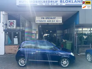 Lancia Ypsilon 1.4-16V Platino DFN/ Automaat/ met onderhoudshistorie, Pano-schuifdak, Airco, NAP en 