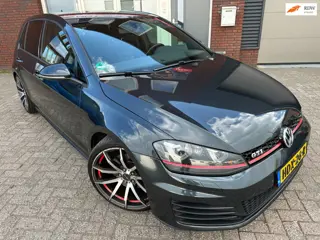 Volkswagen GOLF 2.0 TSI GTI / Navi / Camera / PDC / Carplay / Stoelverwarming