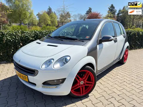 Smart Forfour 1.5 Sport Passion Automaat , Panoramadak , Airco / Elec.Pakket , 17" Lm Velgen.