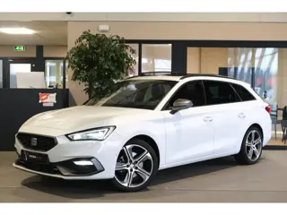 Seat Leon Sportstourer 1.5 eTSI FR 150PK DSG Pano Trekhaak Cam Led Beats Alcantara