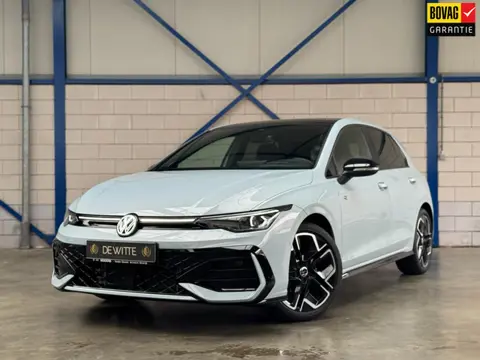 Volkswagen Golf 1.5 eTSI R-Line Edition