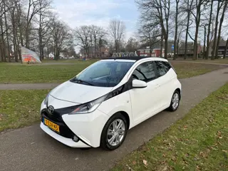 Toyota Aygo 1.0 VVT-i x-wave Automaat-navi-camera-cabrio top