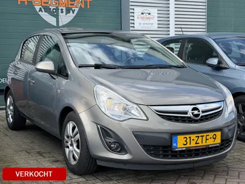 Opel Corsa 1.4-16V Cosmo / Cruise / Winterpakket / Airco / NAP