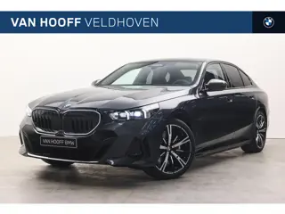 BMW 5 Serie 550e xDrive M Sport Automaat / Panoramadak / Bowers & Wilkins / M Multifunctionele Stoel