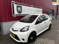 Toyota Aygo 1.0 VVT-i Now // 101 DKM NAP // Airco // Navi // 5-Deurs