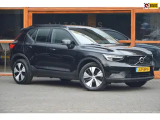 Volvo XC40 T4 Recharge Plus Dark | Stoel + Stuur verwarming | Trekhaak | Adapative Cruise | Harman/K