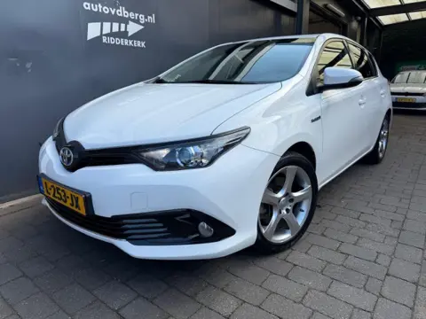 TOYOTA AURIS 1.8 HYBRID Executive GO Camera Keyless Navigatie 