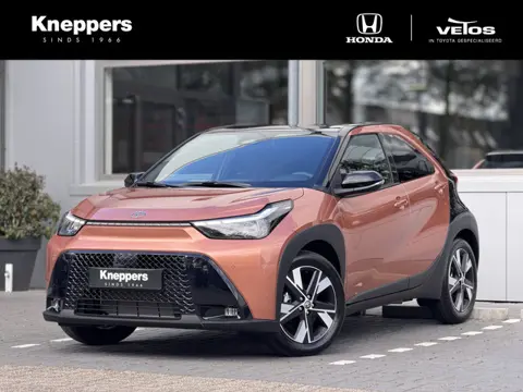 Toyota Aygo X Hybrid 115 Pulse + Easy Pack 445 euro voordeel Apple/Android, Draadloze telefoonlader,