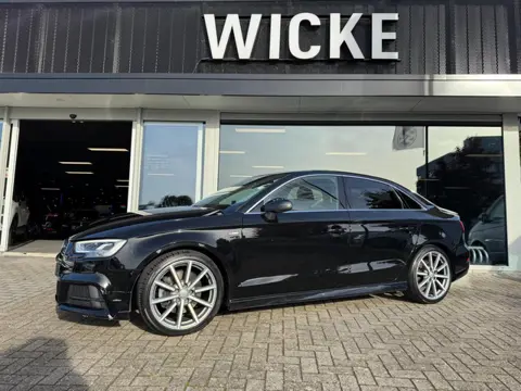 Audi A3 Limousine 2.0 TFSI quattro Sport S Tronic Camera Navi S Line Stoelver. Led