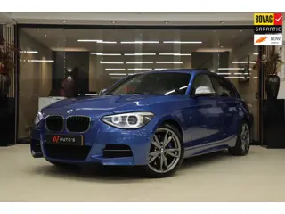 BMW 1-serie M135i xDrive High Executive M PANO/CARPLAY/LEER/H&K/BOMVOL