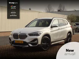 BMW X1 sDrive20i ParelWeiss | Full Options | HUD | NavPro | Stoelverw | All wheater | Uniek