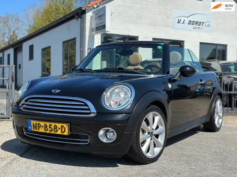 Mini Mini Cabrio 1.6 Cooper bijzonder netjes !