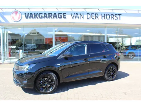 Opel Grandland 1.2-130pk Turbo GS-Line. Zeer nette, sportieve en luxe hoogzitter, slechts 49.000km !