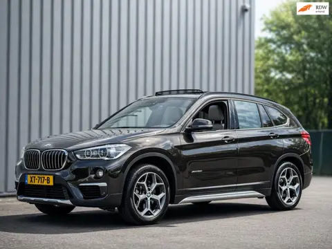 BMW X1 XDrive25i Autom / Pano / HeadUp / Trekh / Goed onderhouden!