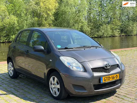 Toyota Yaris 1.3 VVT-i Now Airco elektrische ramen cv op afs