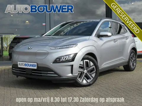 Hyundai KONA EV 64 kWh | 3 fase | Warmtepomp | DEC-2022 1e eigen | dealer onderh | LED kopl | Navi |