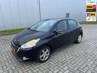 Peugeot 208 1.2 VTi Blue Lease Executive , Trekhaak, Stoelverwarming