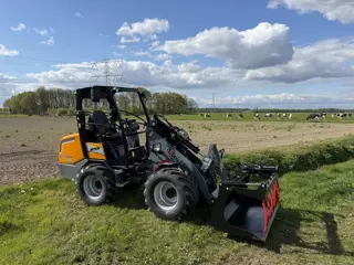Giant G2700 HD+ minishovel / kniklader NIEUW