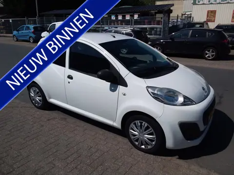 Peugeot 107 1.0 Blue Lease zeer nette peugeot 107 met slechts 97138 km