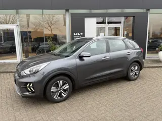 Kia Niro 1.6 GDi Hybrid DynamicLine 1e eigenaar // 22.000 // trekhaak // info Roel 0492-588951 info 