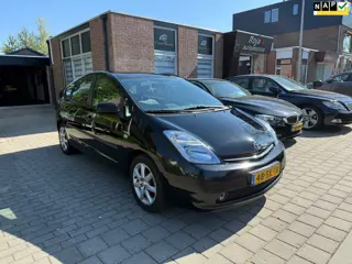 Toyota Prius 1.5 VVT-i Business Edition MOOIE AUTO - JBL - NAVI.