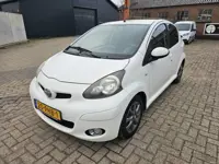 Toyota Aygo 1.0-12V Dyn. Nav. (bj 2011)