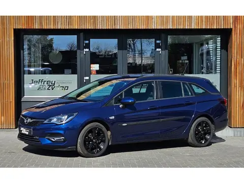 Opel Astra Sports Tourer 1.2 Edition led. cruise control. lichtmetaal.