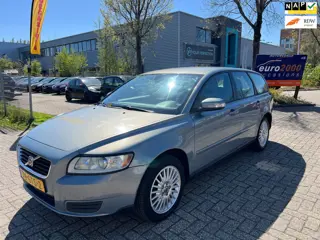Volvo V50 1.6 Momentum - AIRCO - NIEUWE APK - TREKHAAK !