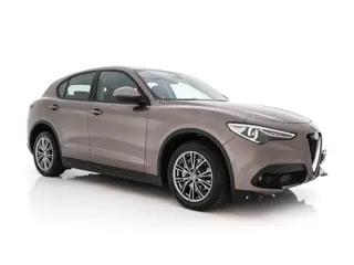 Alfa Romeo Stelvio 2.2d Super Aut. *LEATHER-FABRIC | BI-XENON | DAB+ | NAVI-FULLMAP | COMFORT-SEATS 