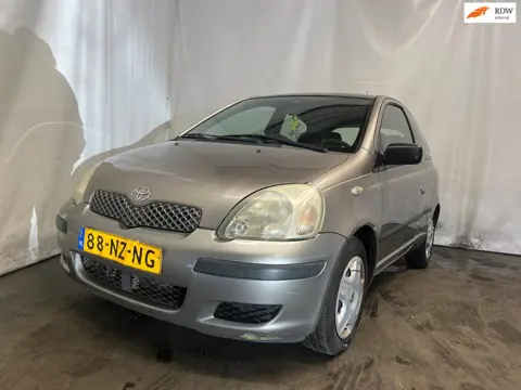 Toyota Yaris 1.3 VVT-i Idols - Schade