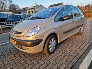 Citroen Xsara Picasso 1.8i-16V Différence 2