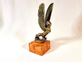 Embleem/mascotte/kenteken - Winged Lion Women - 1920-1930