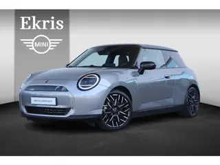 Mini Mini Cooper E Favoured M 40.7 kWh / Pano Dak / Head-Up / Stuur & Stoelverwarming / 18'' LM / Co