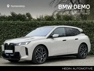 BMW iX xDrive60 | M-Sport Pro | Panorama Sky Lounge | Driv. Ass. Prof. | Harman/Kardon | Act. Steeri