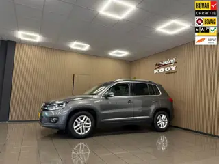 Volkswagen Tiguan 1.4 TSI Sport&Style * Trekhaak / Dealer onderhouden / Navigatie / NL Auto *
