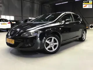 Seat Leon 1.6 Sportstyle I New Koppeling + Beurt + Apk I Trekhaak I Cruise I Airco I Parrot I 16inch