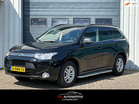 Mitsubishi Outlander 2.0 Intense CLIMA / CRUISE / PDC