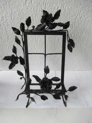 Grote smeedijzeren Art Deco schilderijstaander