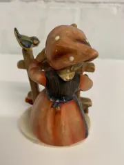 M.I. Hummel - Goebel - Beeld(je), "Signs of Spring" TMK-2 - Porselein