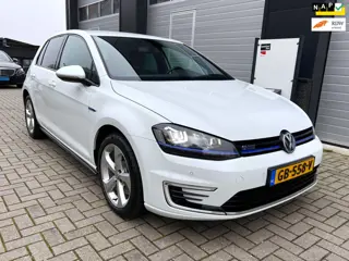 Volkswagen Golf 1.4 TSI GTE - Navigatie - LED - Bluetooth - PDC - Cruise Control - 17" - Zeer nette 