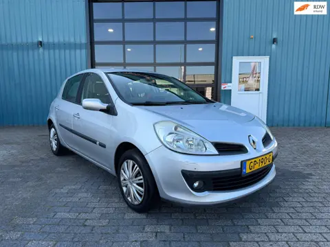 Renault Clio 1.4-16V Expression