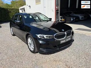 BMW 3-serie Touring 318i NW MODEL € 23.945 INCL. BTW DUITSE PAPIEREN