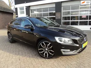 Volvo V60 2.0 T5 Summum Cruise Navi Stoelverwarming