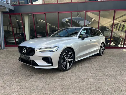Volvo V60 2.0 T8 Plug-in hybrid AWD Plus Bright | Recharge | Long Range | R-Design | Pano | 360 grad