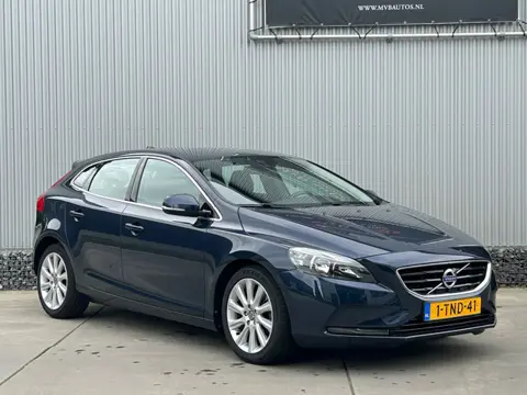 Volvo V40 1.6 T4 Momentum 179 PK, Complete onderhoudshistorie, Clima, Navi