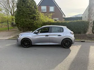 PEUGEOT 208 pure Tech Active