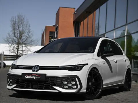 Volkswagen Golf 1.5 eHybrid GTE 272PK Leder Pano Tr-Haak Head-Up IQ-Light ACC 18-Inch VOL!