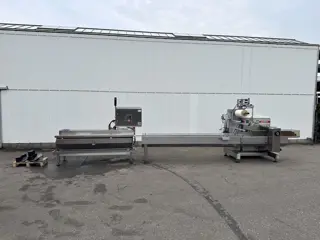 Record Scorpion E SE flowpackmachine met inliner