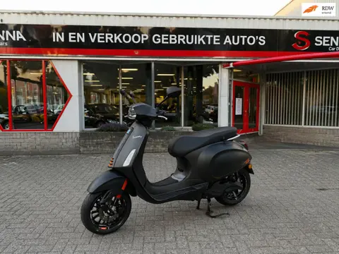 Vespa Bromscooter Sprint S Elettrica - Nieuw 0 km !! - BTW