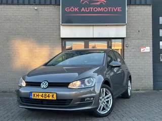 Volkswagen Golf 1.2 TSI Connected Series / Stoelverwarming / Adaptive Cruise Control / Navi / PDC / 